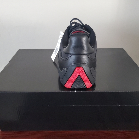 Adidas Shoe - Picture 9 of 14